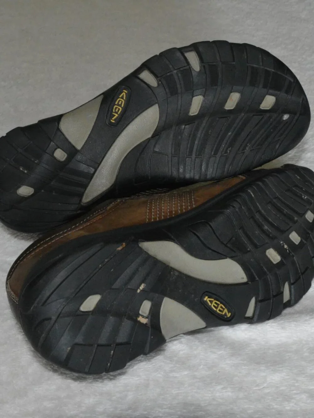 KEEN Austin Men's Casual Shoes Brown Leather size 10